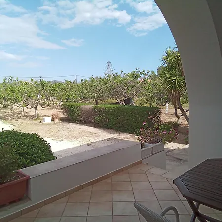 Tzitzi Pistachio Villa Khloi Exterior photo