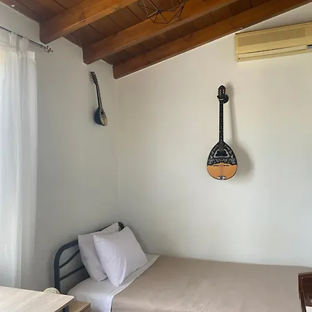 Tzitzi Pistachio Villa Khloi Exterior photo