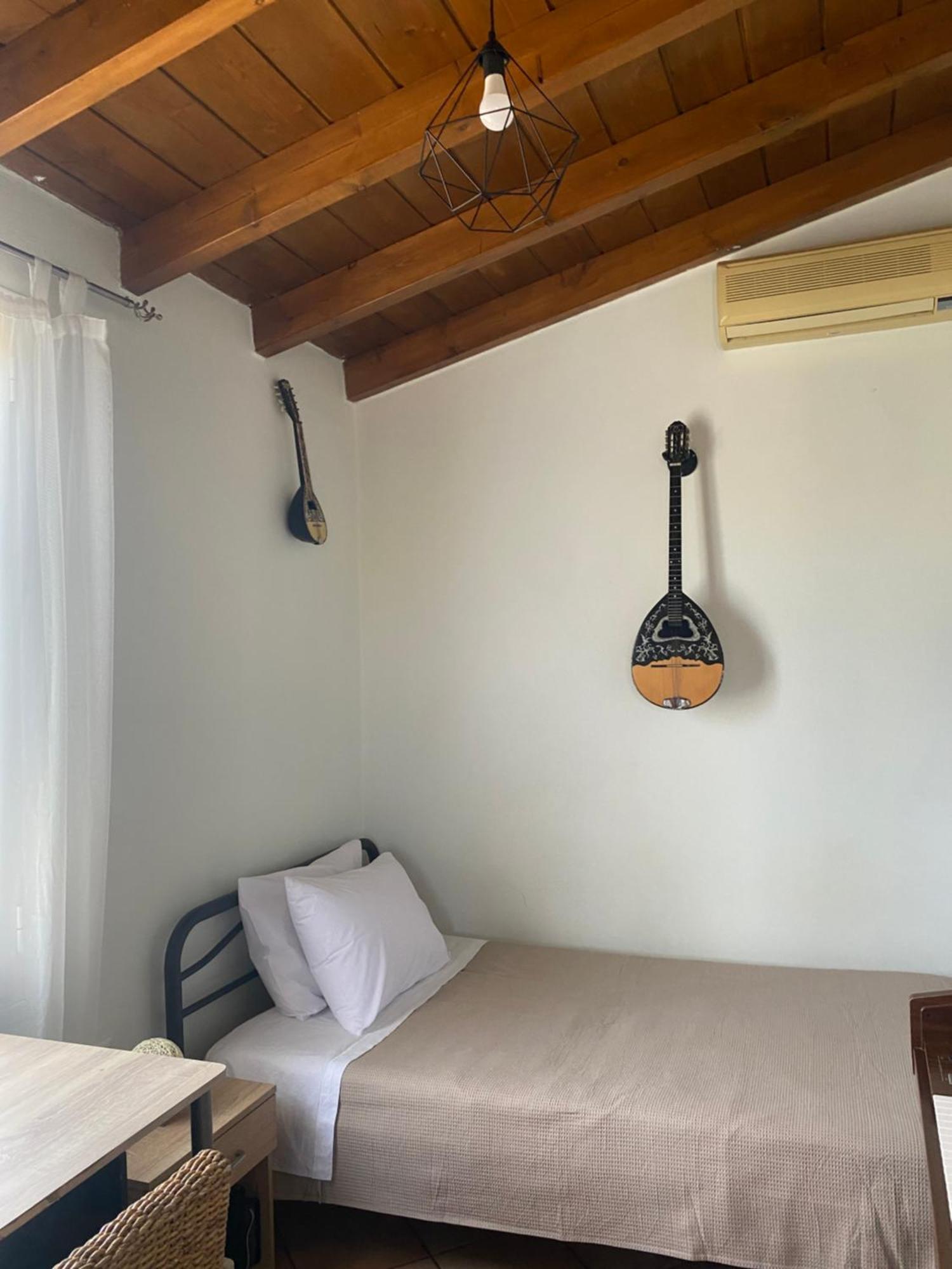 Tzitzi Pistachio Villa