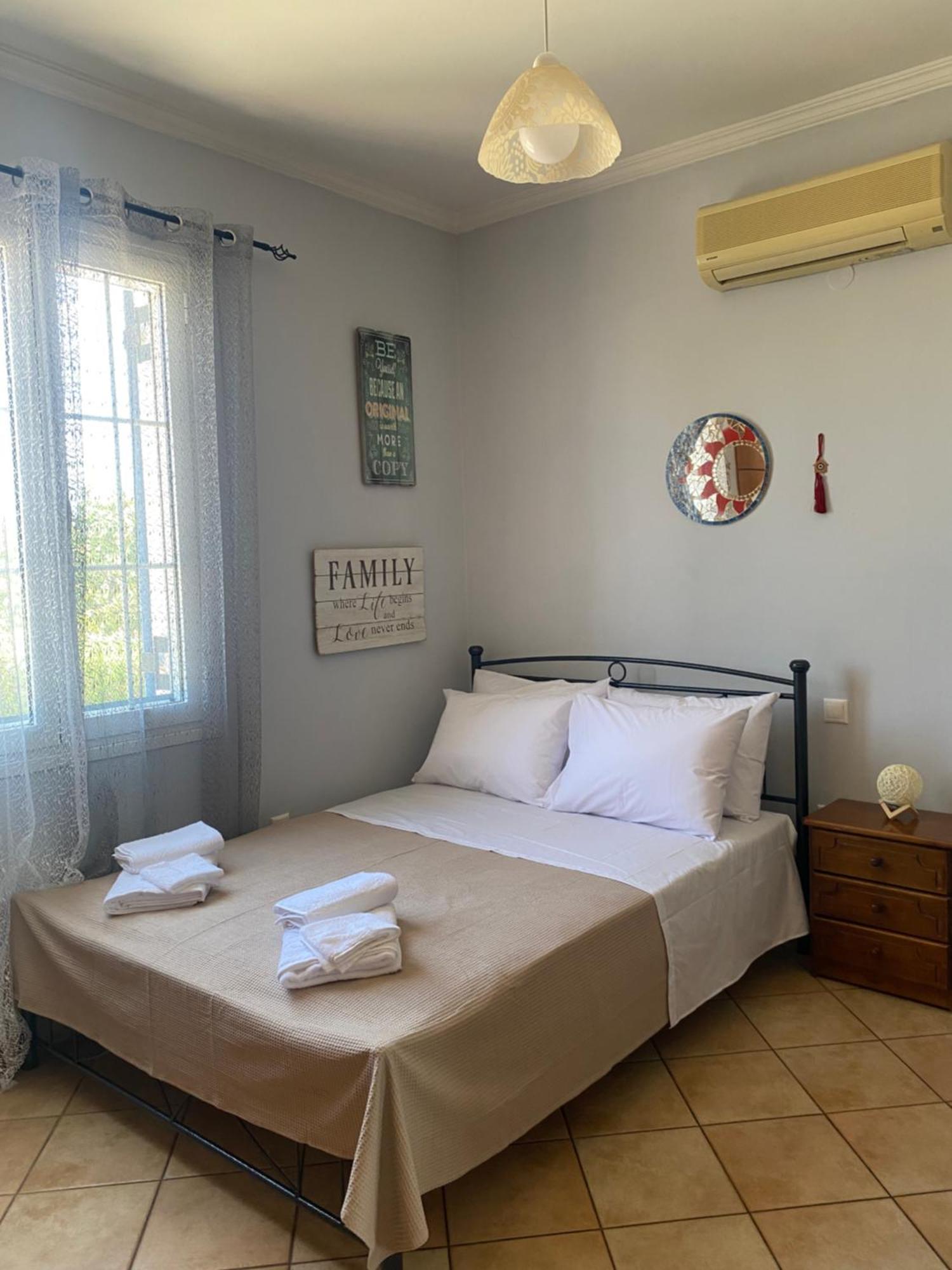 Tzitzi Pistachio Villa